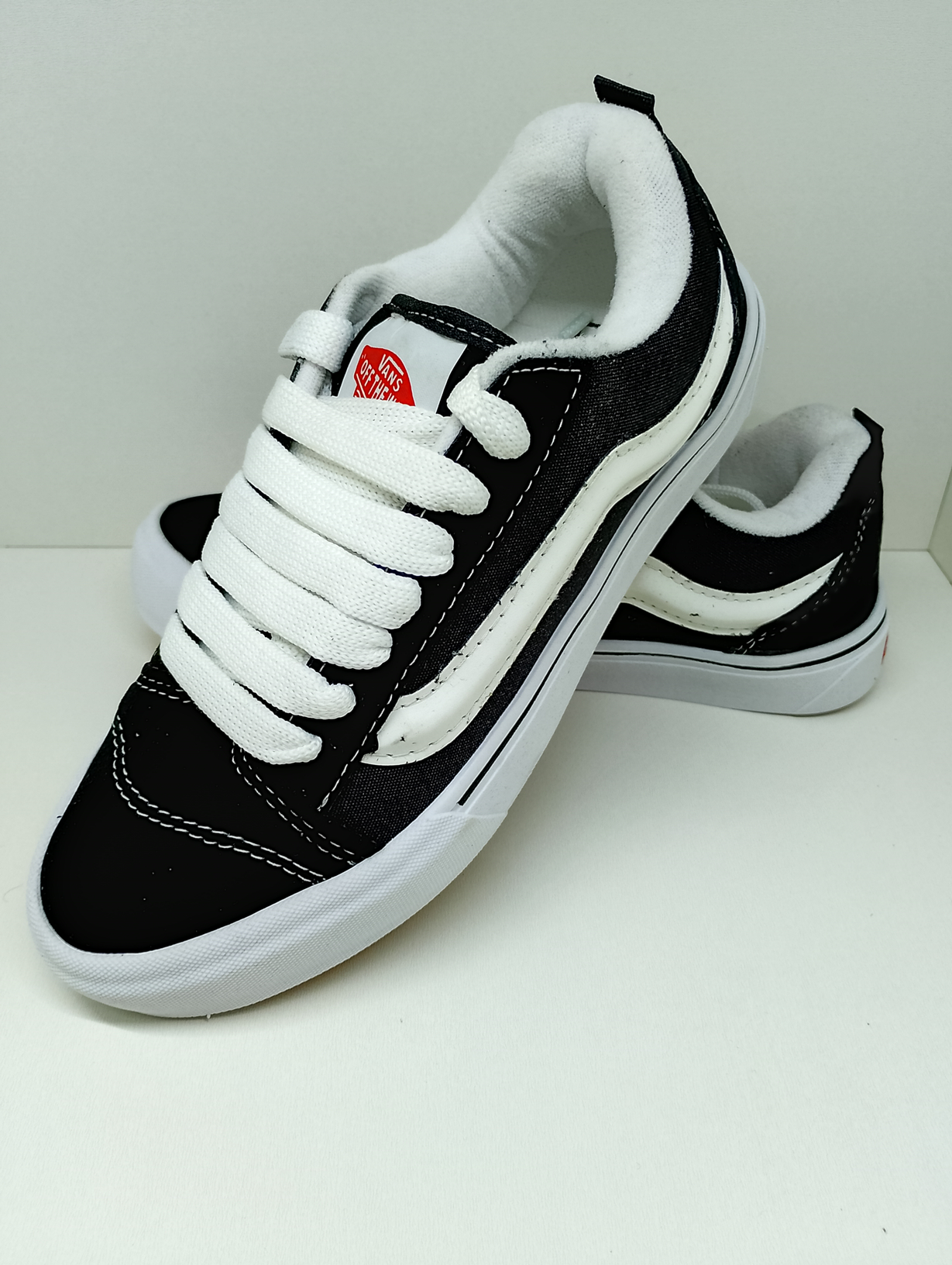 Tênis Vans KNU